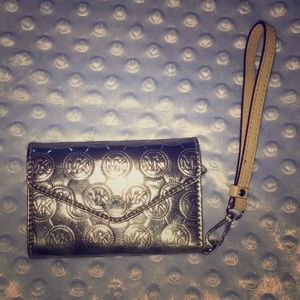 👏🏽HP!👏🏽Michael Kors Writslet iPhone 5/5s case